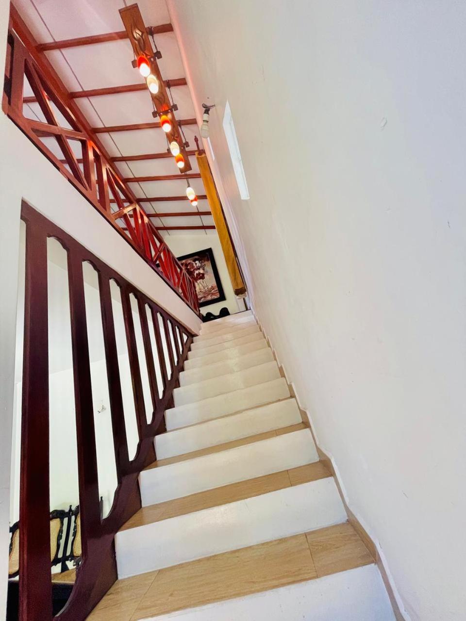 White Horse Hotel Hikkaduwa Ngoại thất bức ảnh