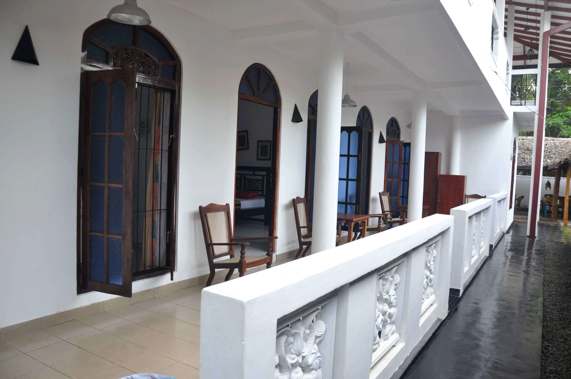 White Horse Hotel Hikkaduwa Ngoại thất bức ảnh